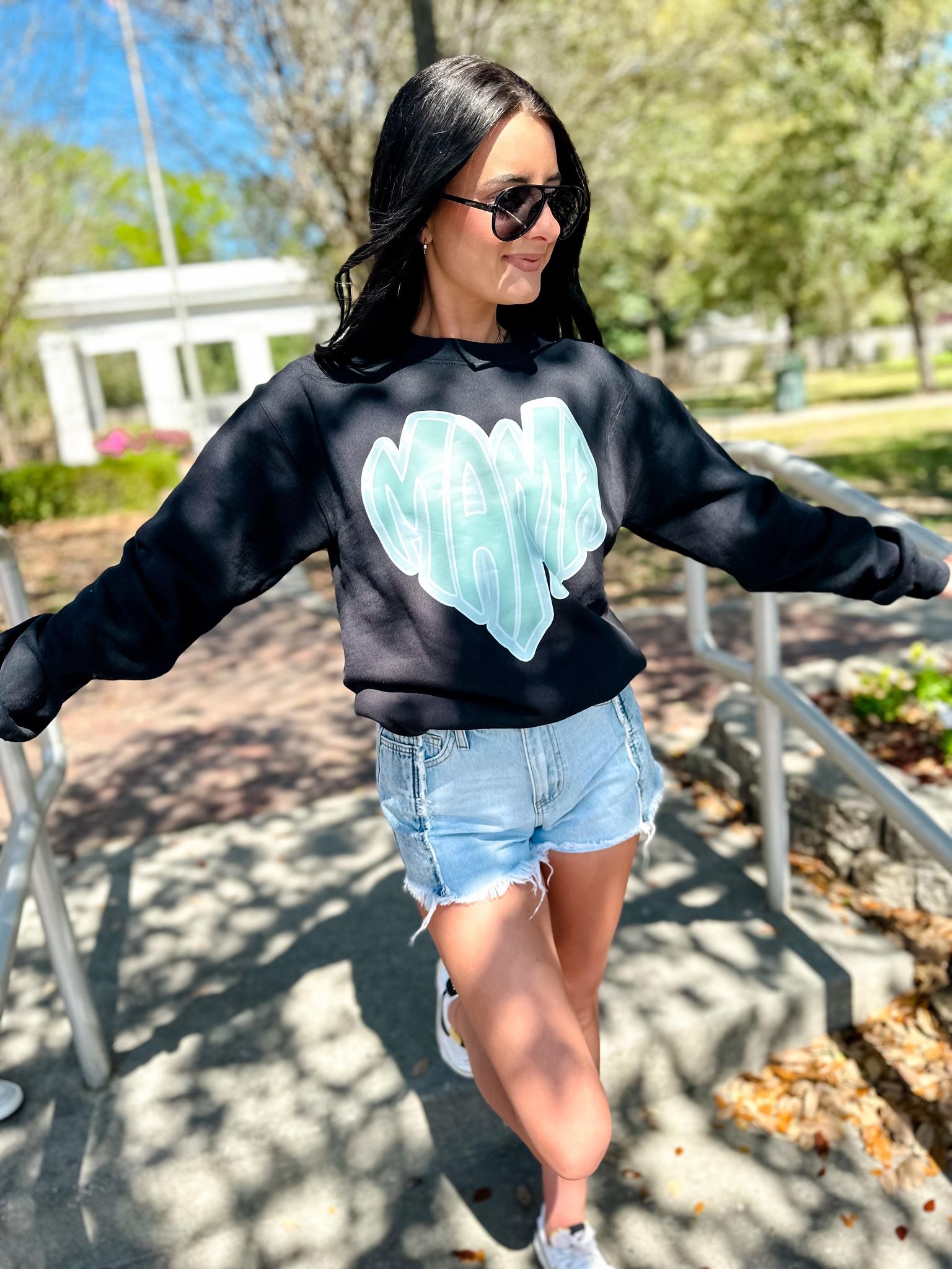 MAMA Heart Black Sweatshirt