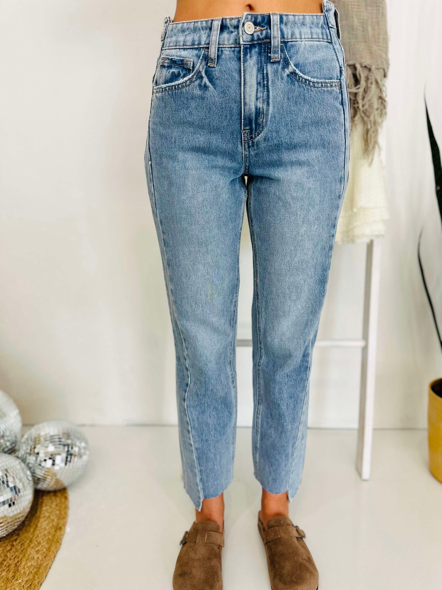 So Retro Uneven Hem Jeans