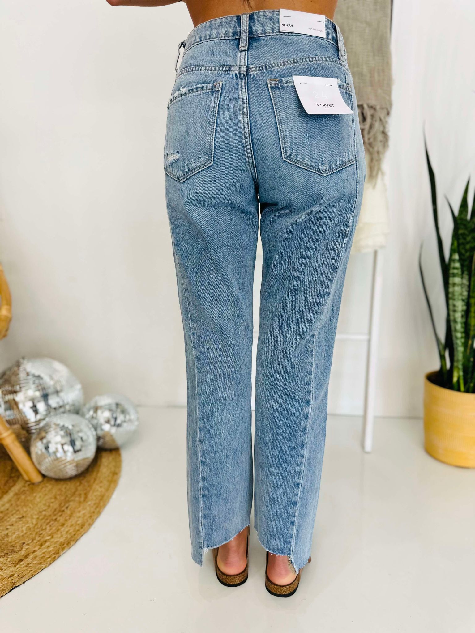 So Retro Uneven Hem Jeans