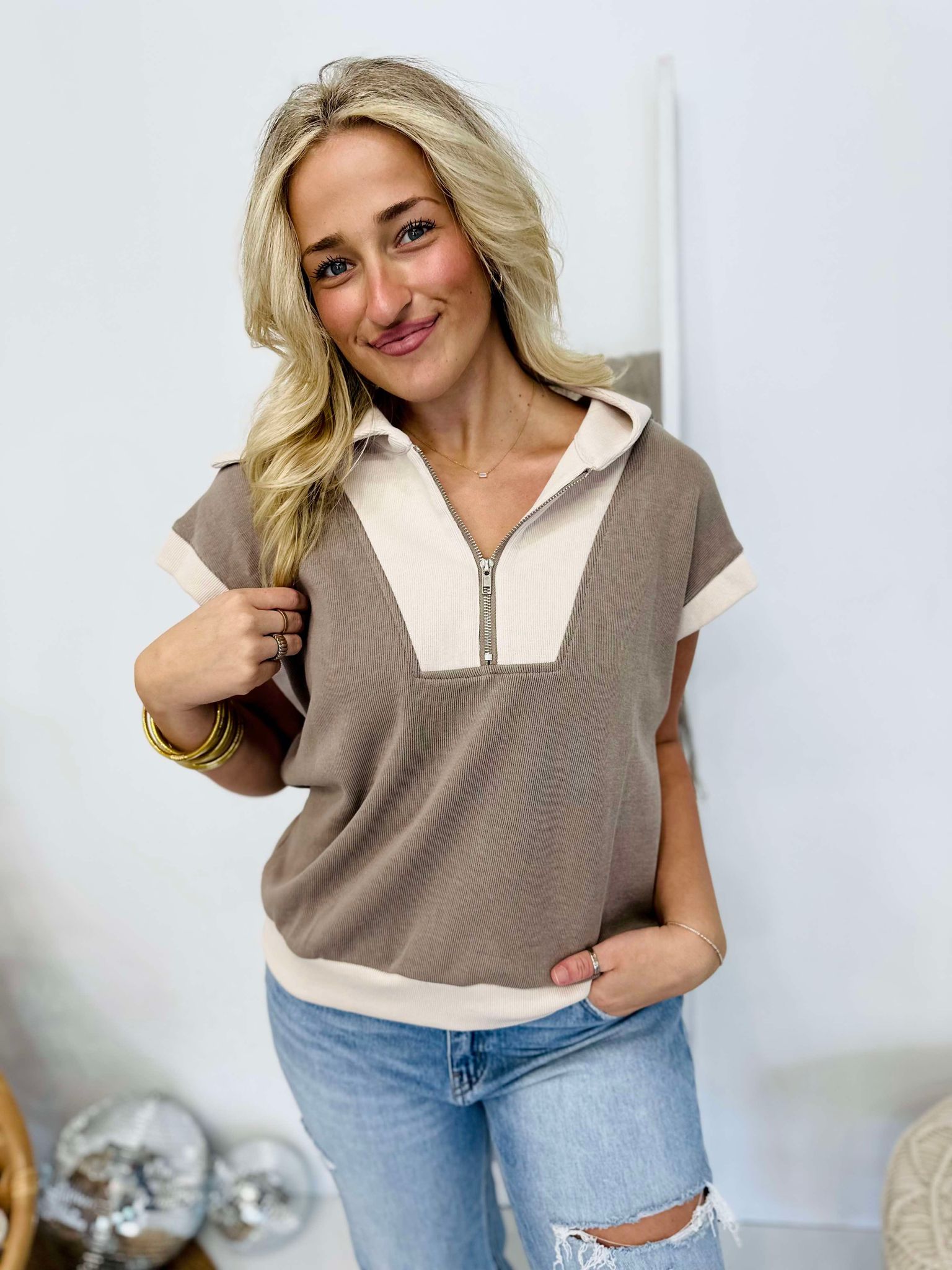 Stylish And Refined Half Zip Sleeveless Pullover