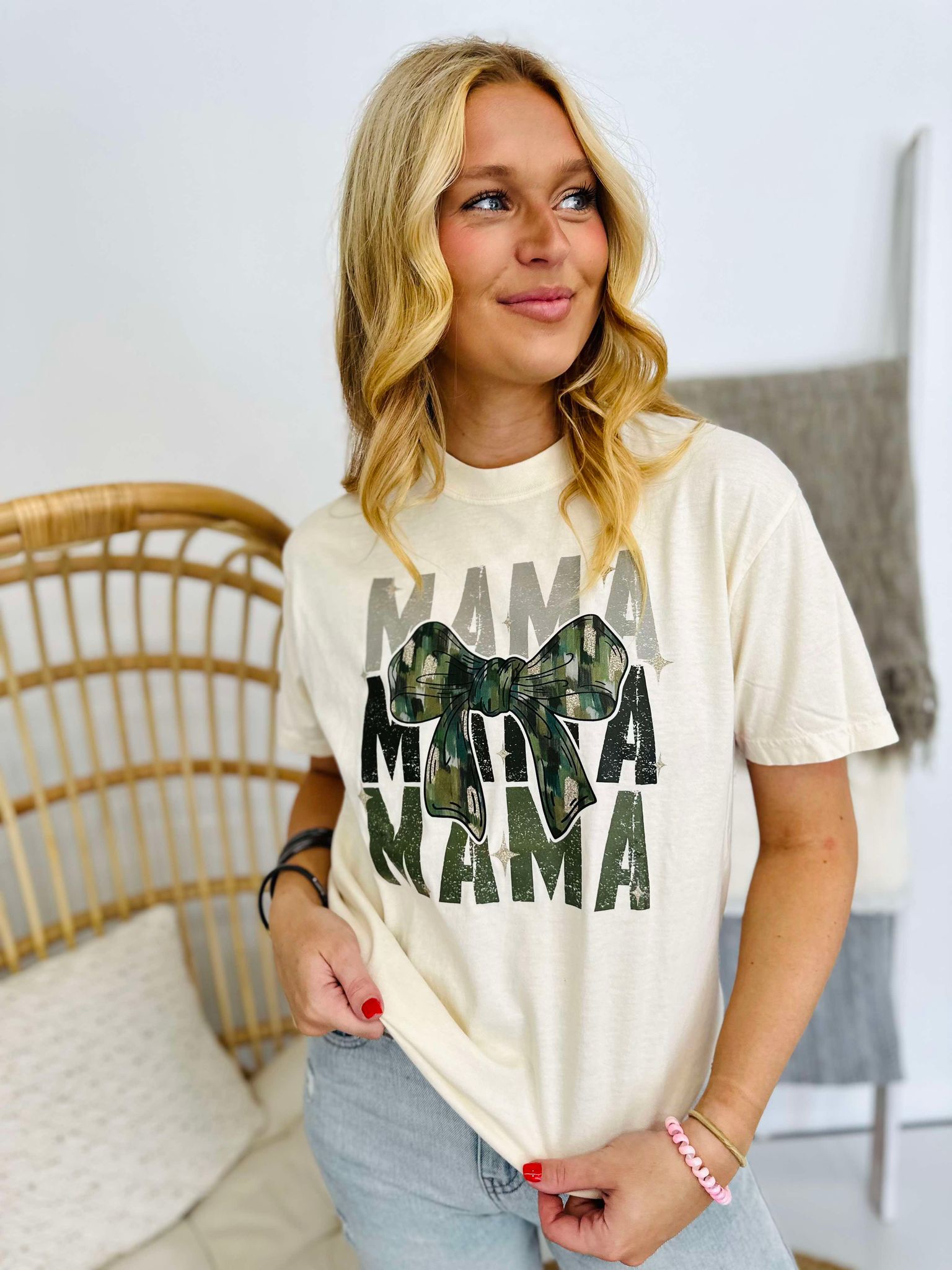 Mama Stack Camo Bow Ivory Graphic Tee