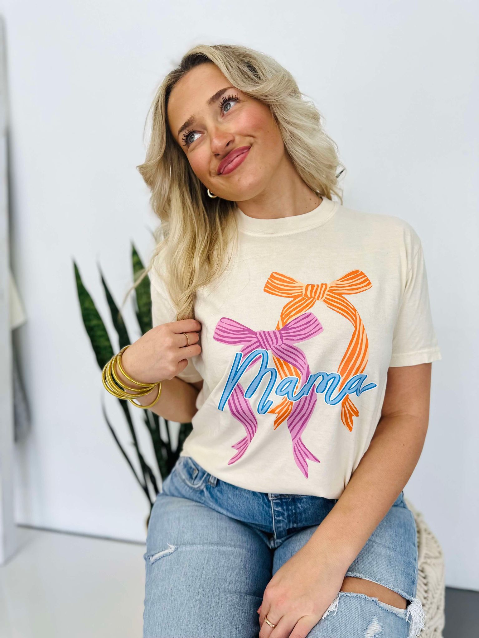 Mama Ribbon Ivory Graphic Tee