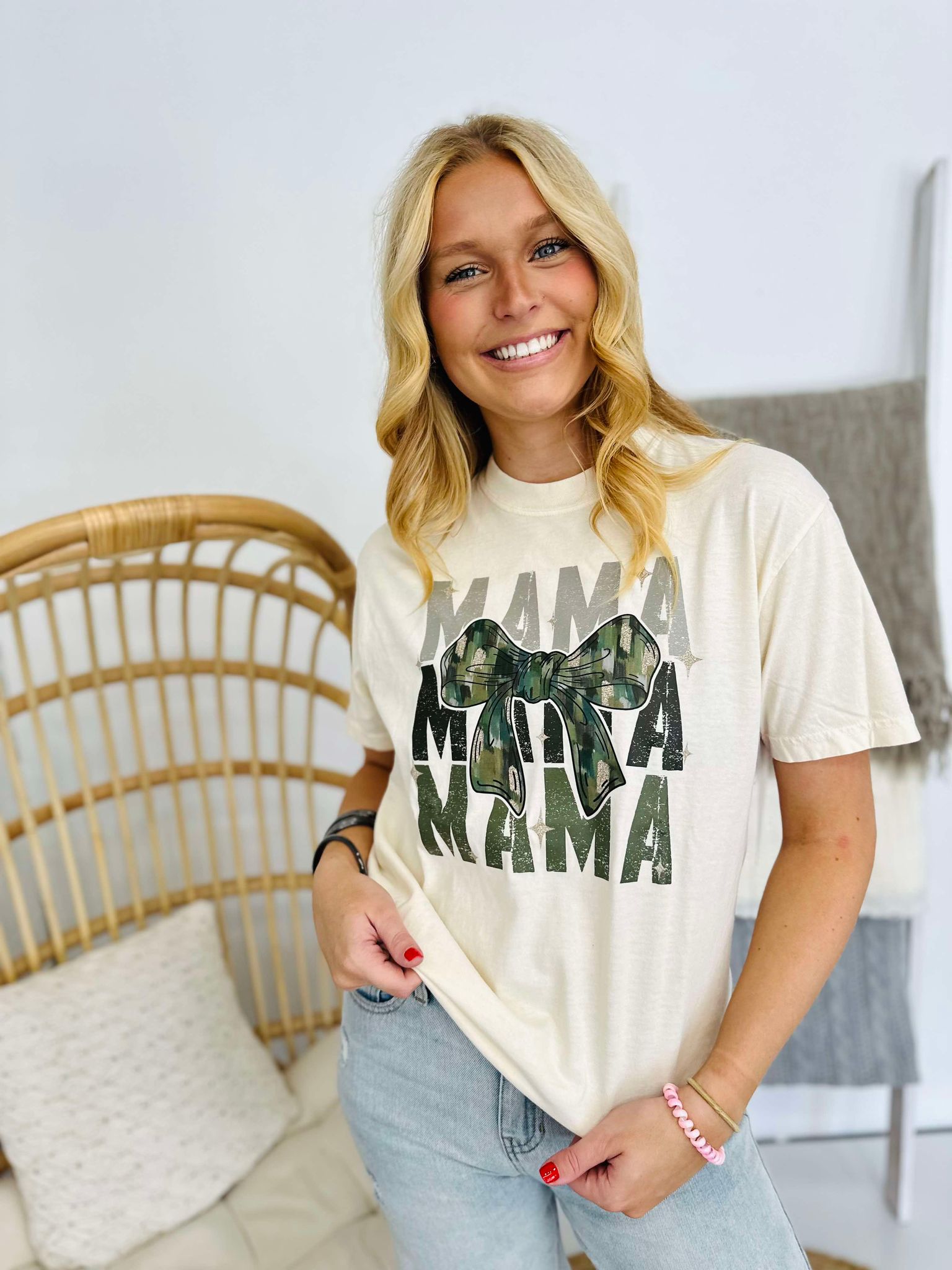 Mama Stack Camo Bow Ivory Graphic Tee