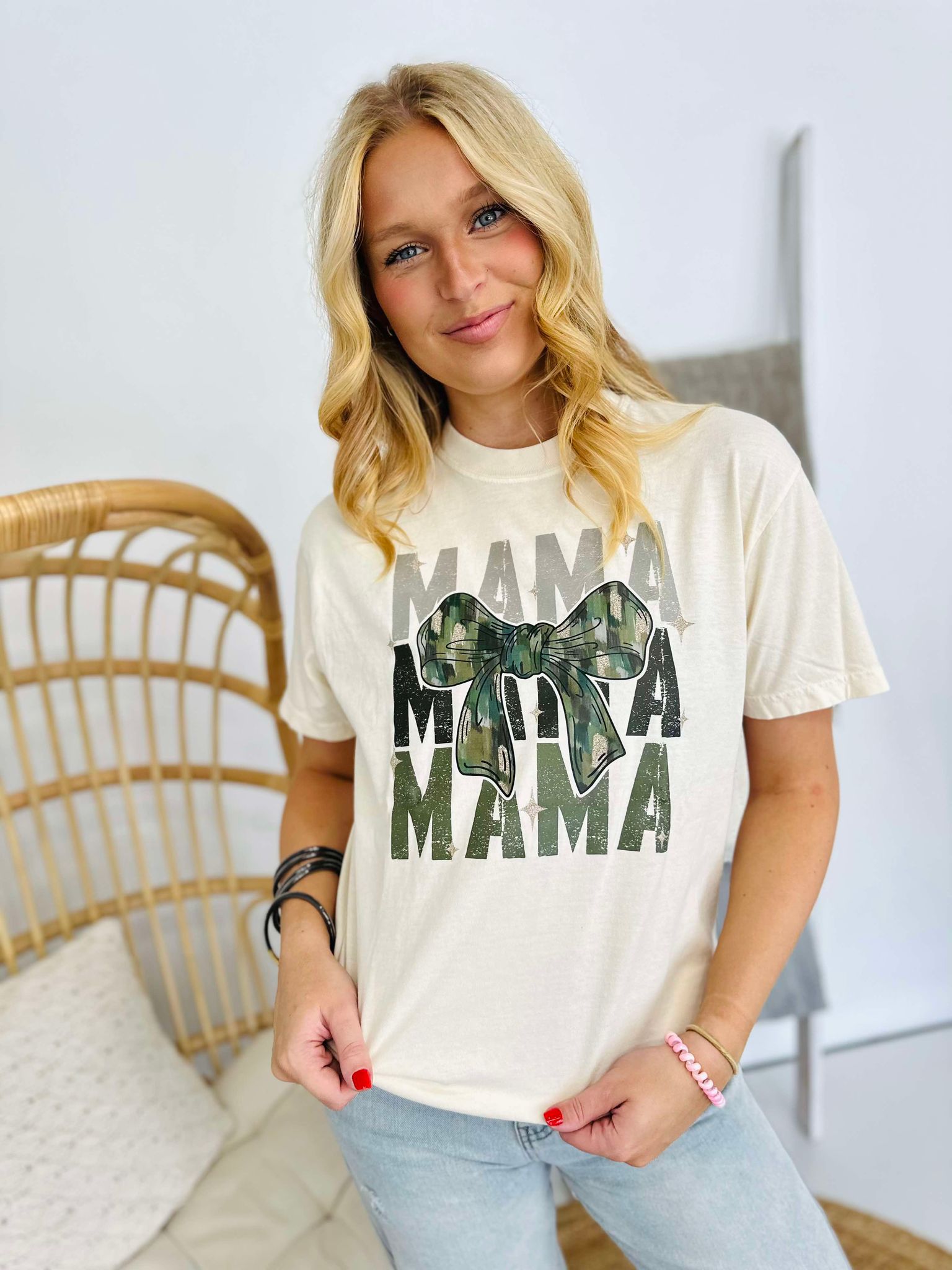 Mama Stack Camo Bow Ivory Graphic Tee