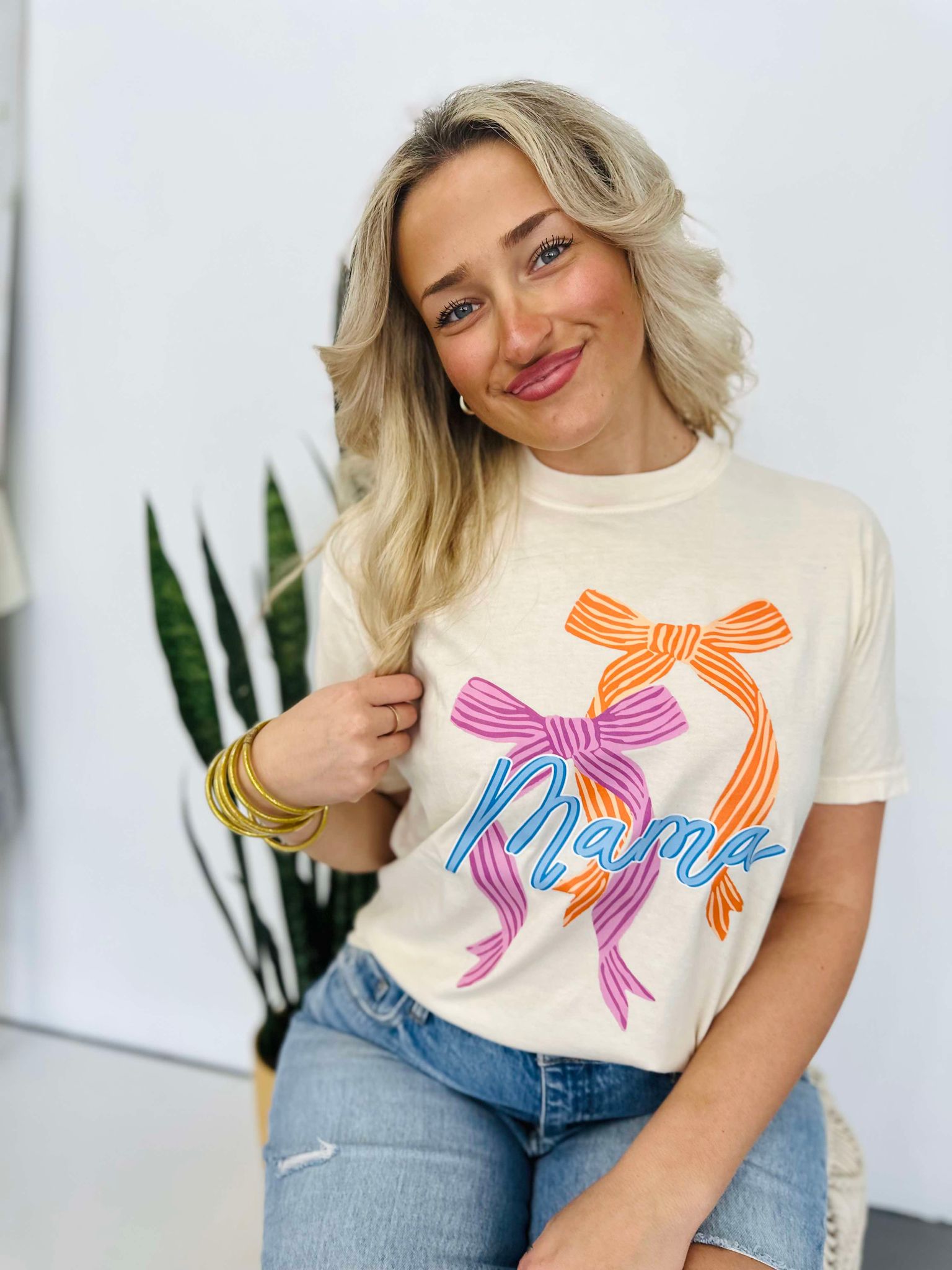 Mama Ribbon Ivory Graphic Tee