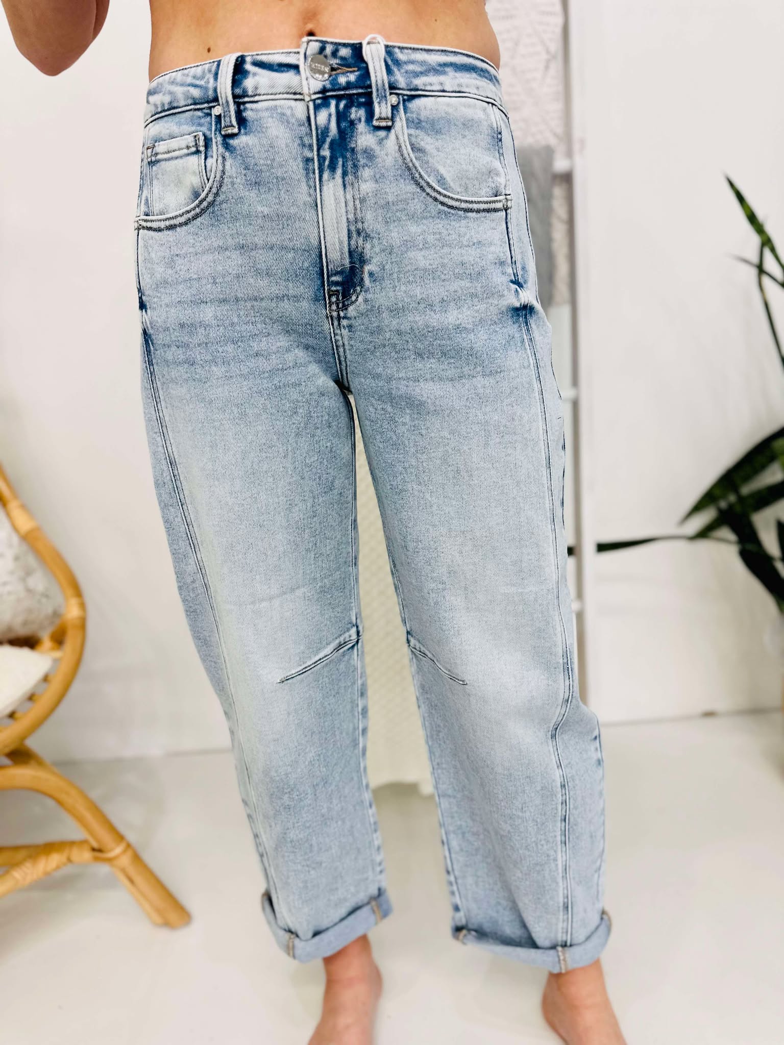 The Lynn Boyfriend Cuffed Barrel Jeans