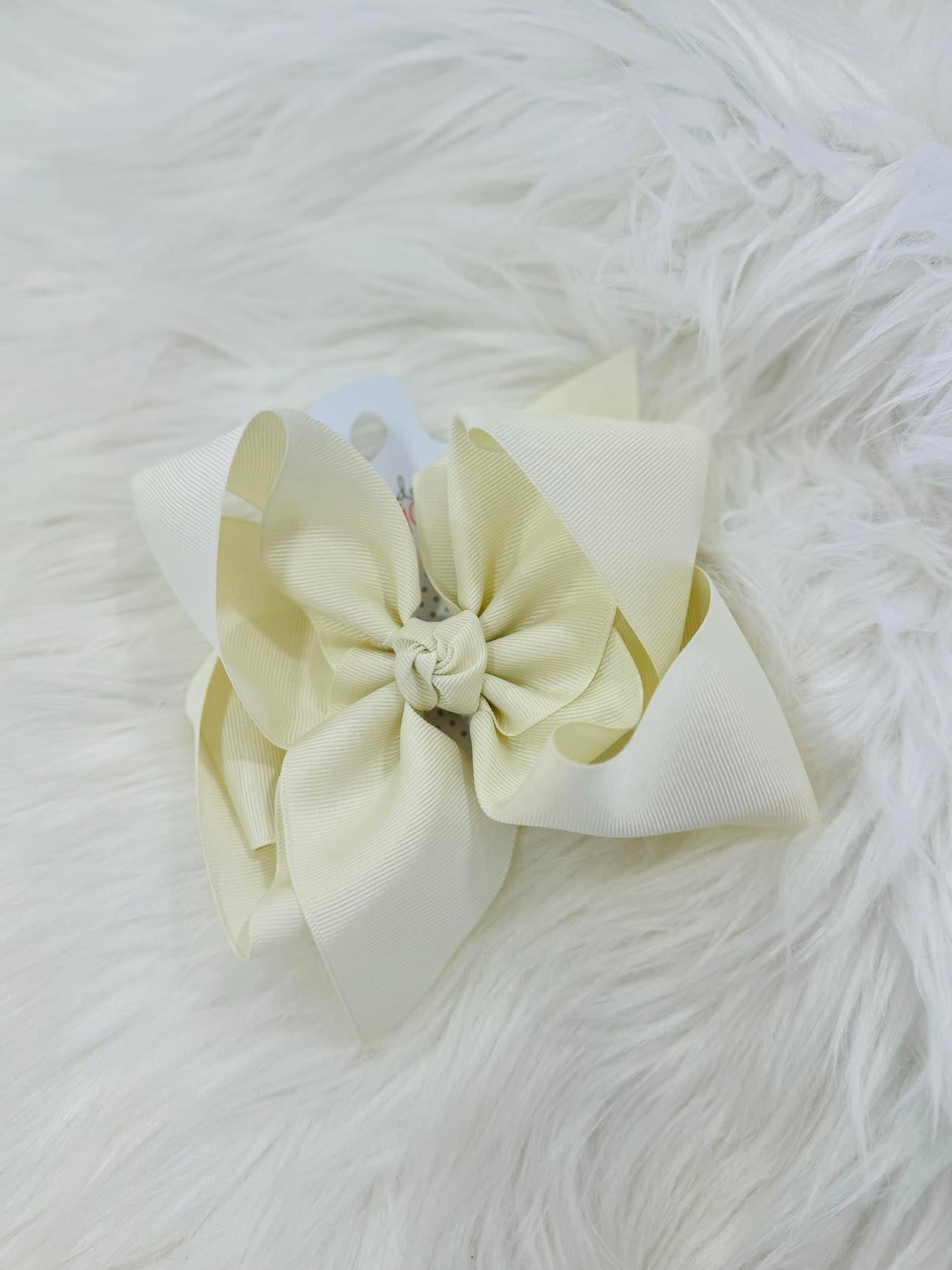 6.5" Antique White Bow