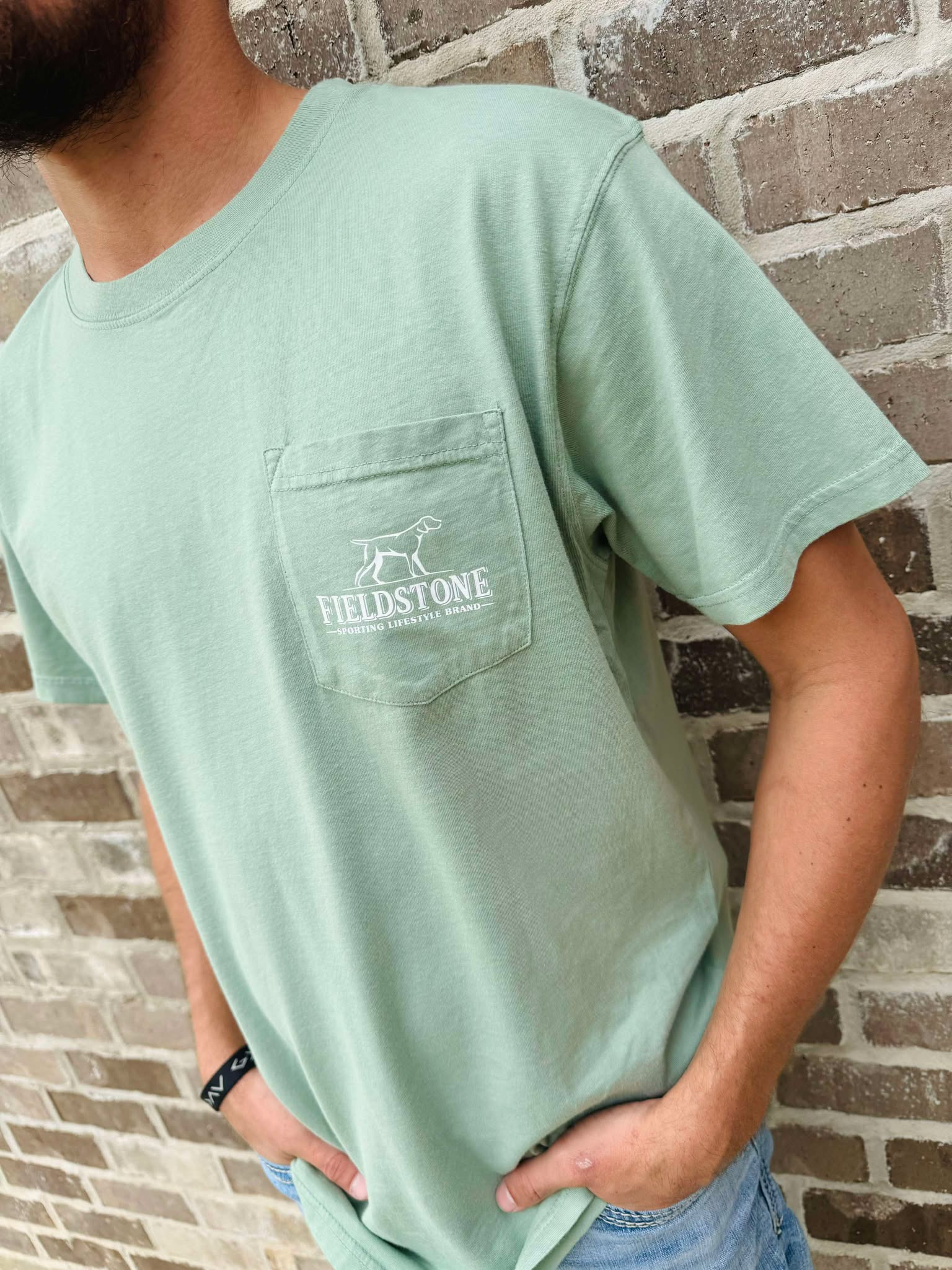 Fieldstone Bay Retriever Reel Tee