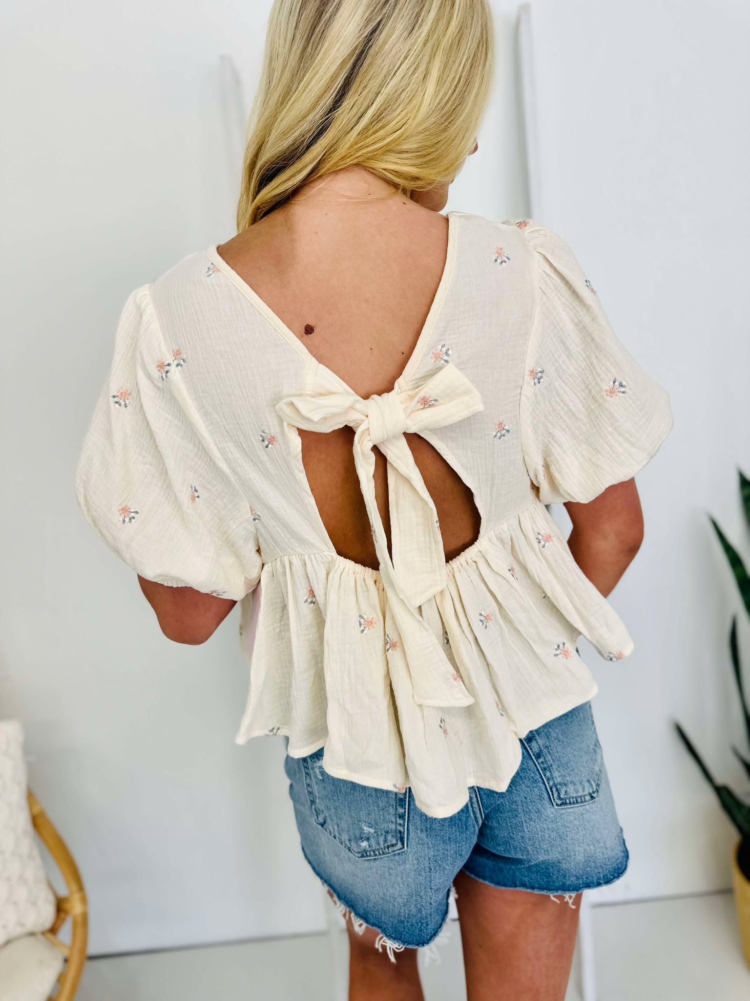 Dolly Daisy Puff Sleeve Top