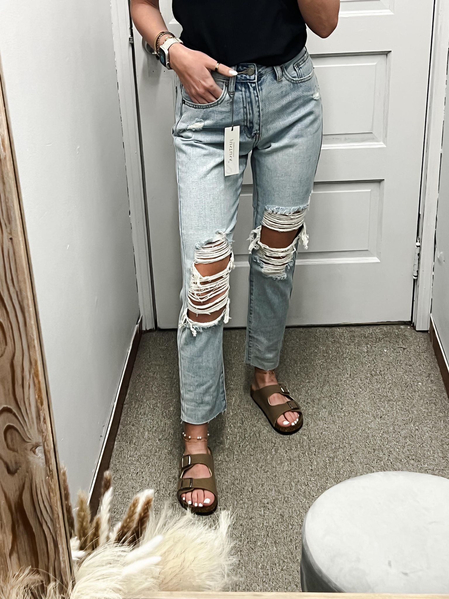 Top Pick Distressed Jeans