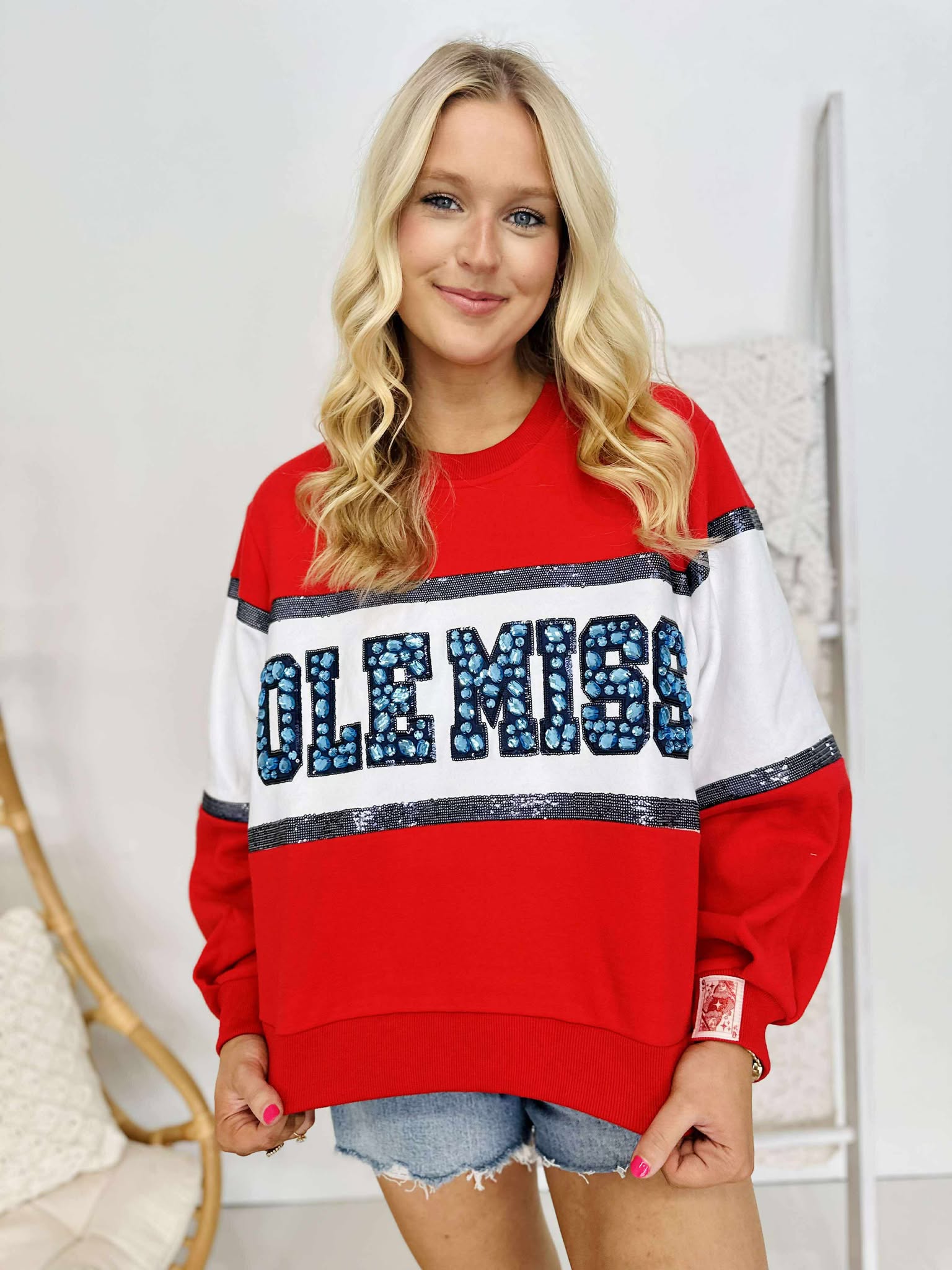 【CPGN STUDIO】Glitter Holly Embroidery Sweatshirt Personalized Embroidered Glitter Sports Team Sweatshirt