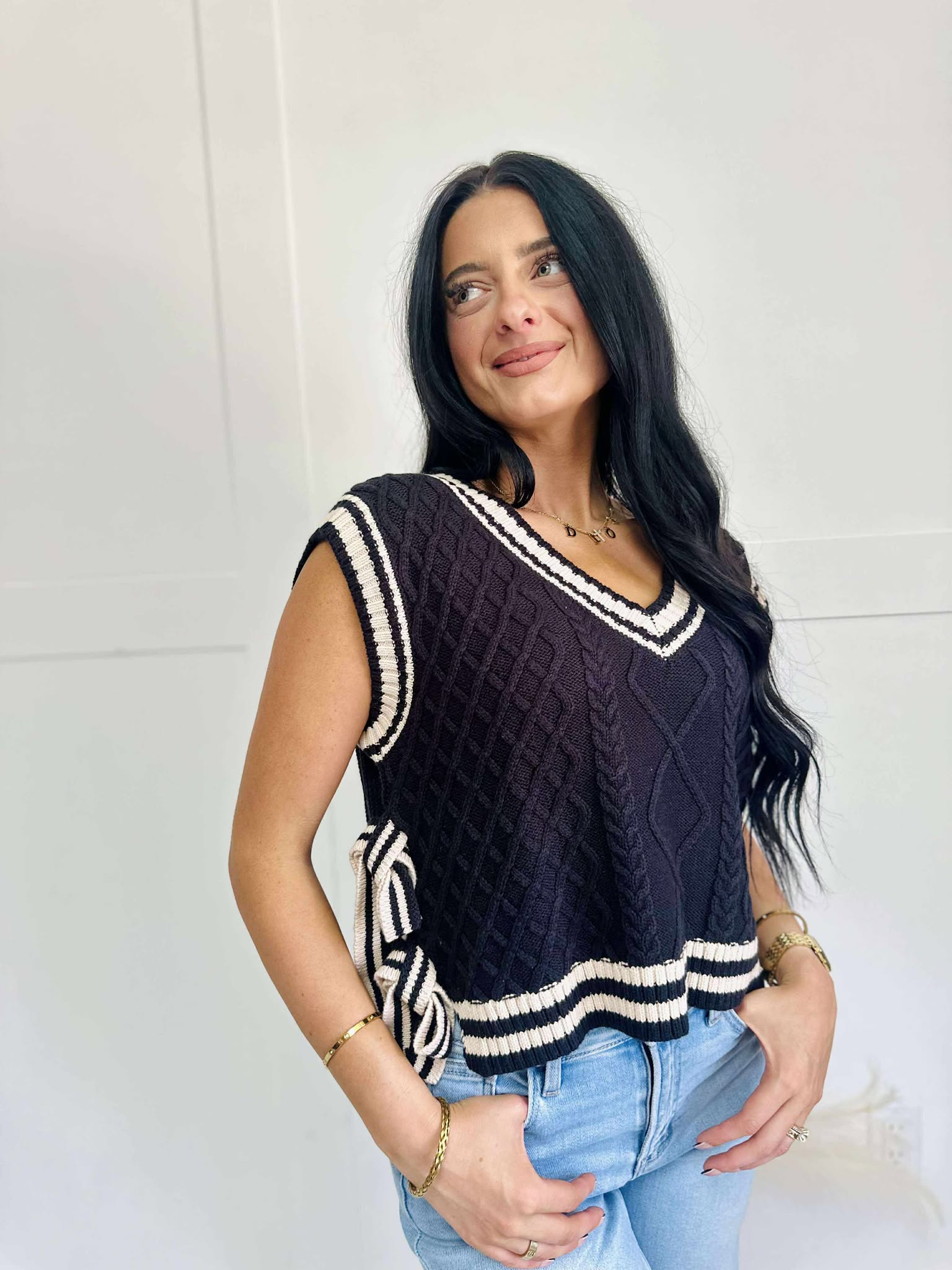 Contrast Line Trim Side Tie Knit Sweater Vest