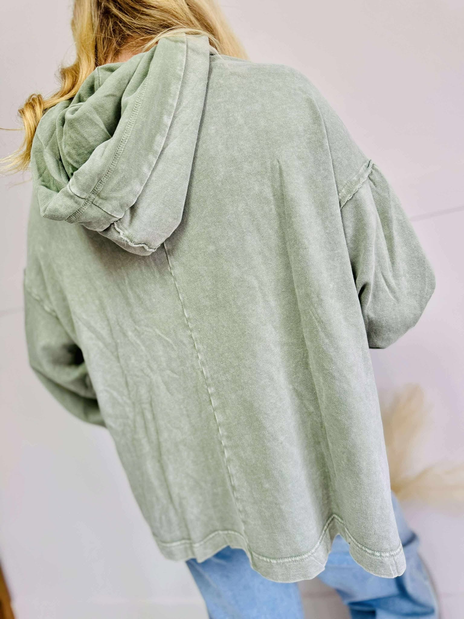 Bow Patch Mineral Wash Pullover