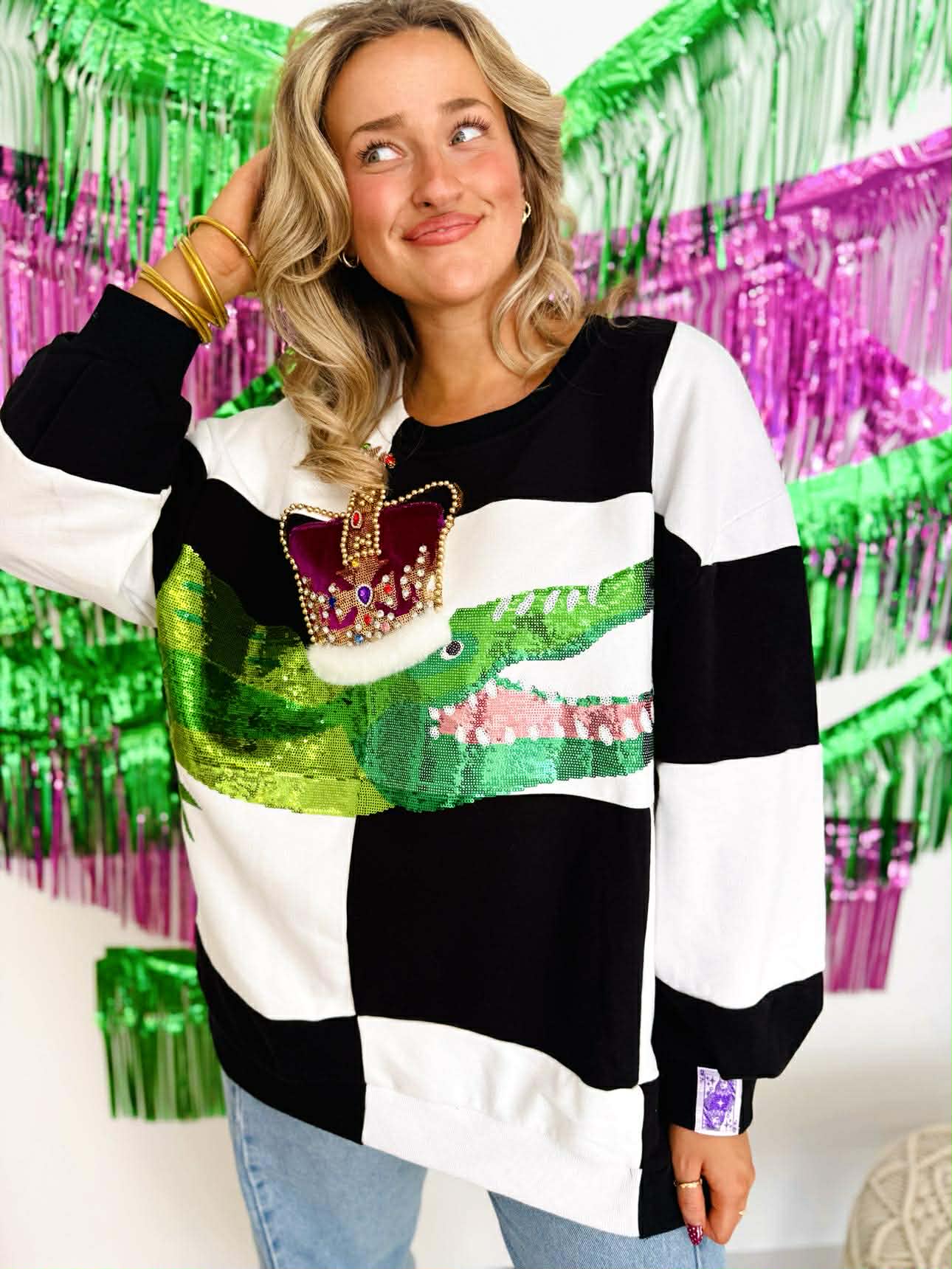 Queen Of Sparkles Black & White Checkered Alligator Queen Sweatshirt