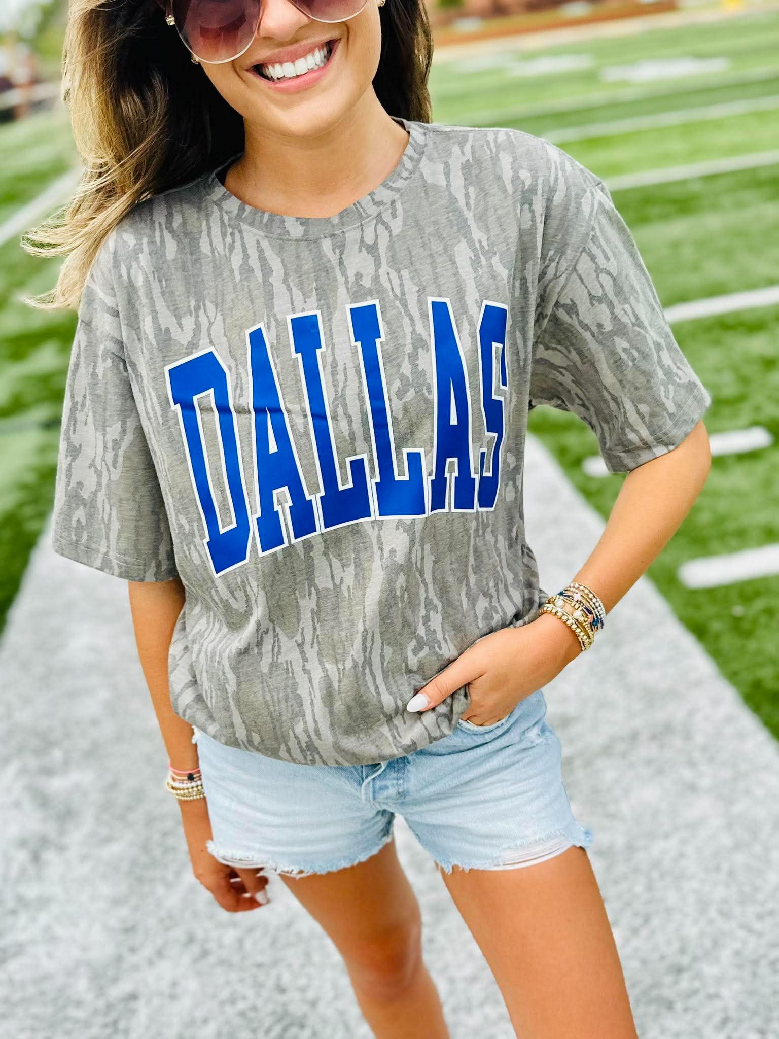Bold Outline Bottomland Graphic Tee - #GAME99