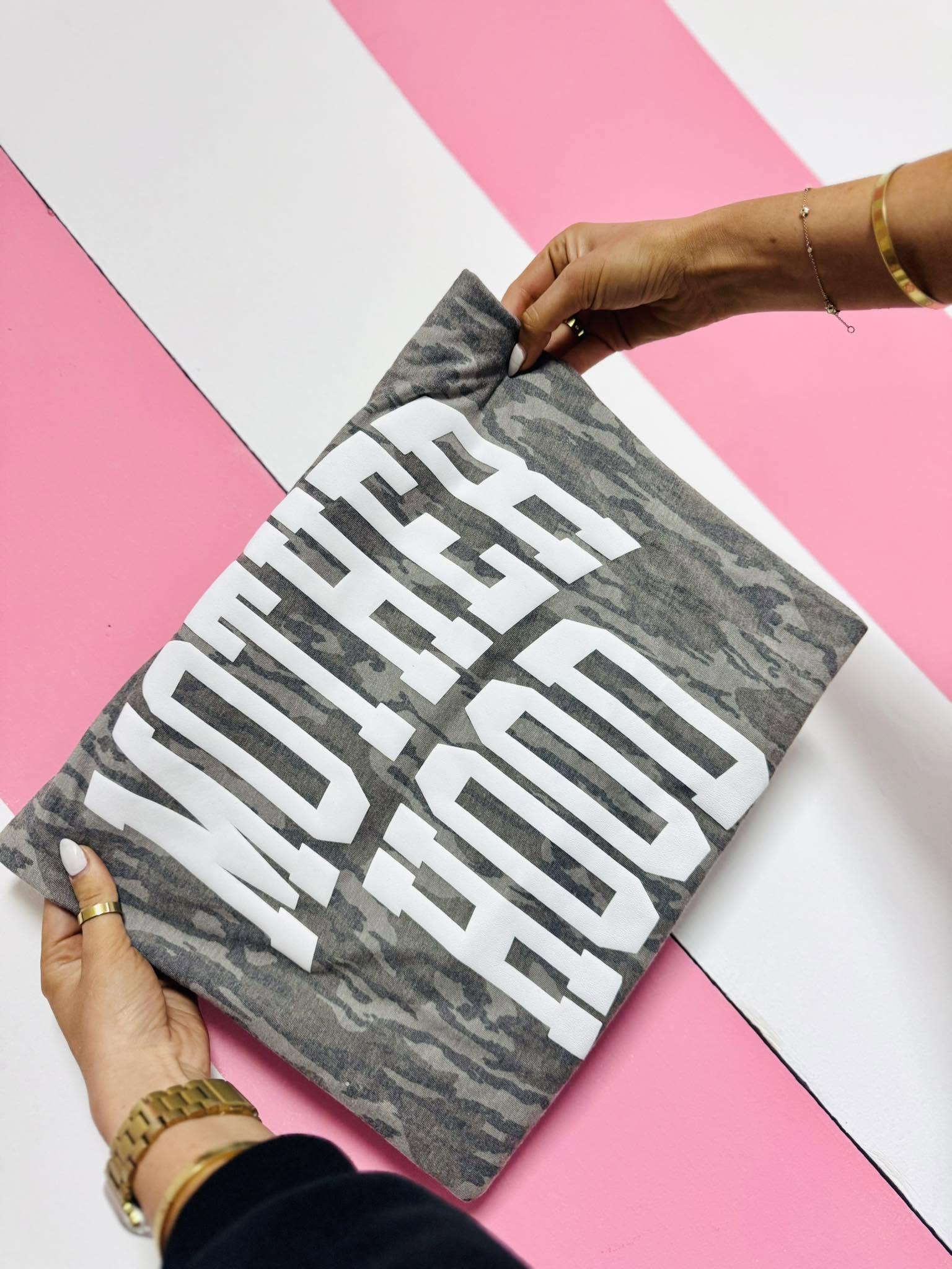 Mother Hood Puff Bottomland Graphic Tee