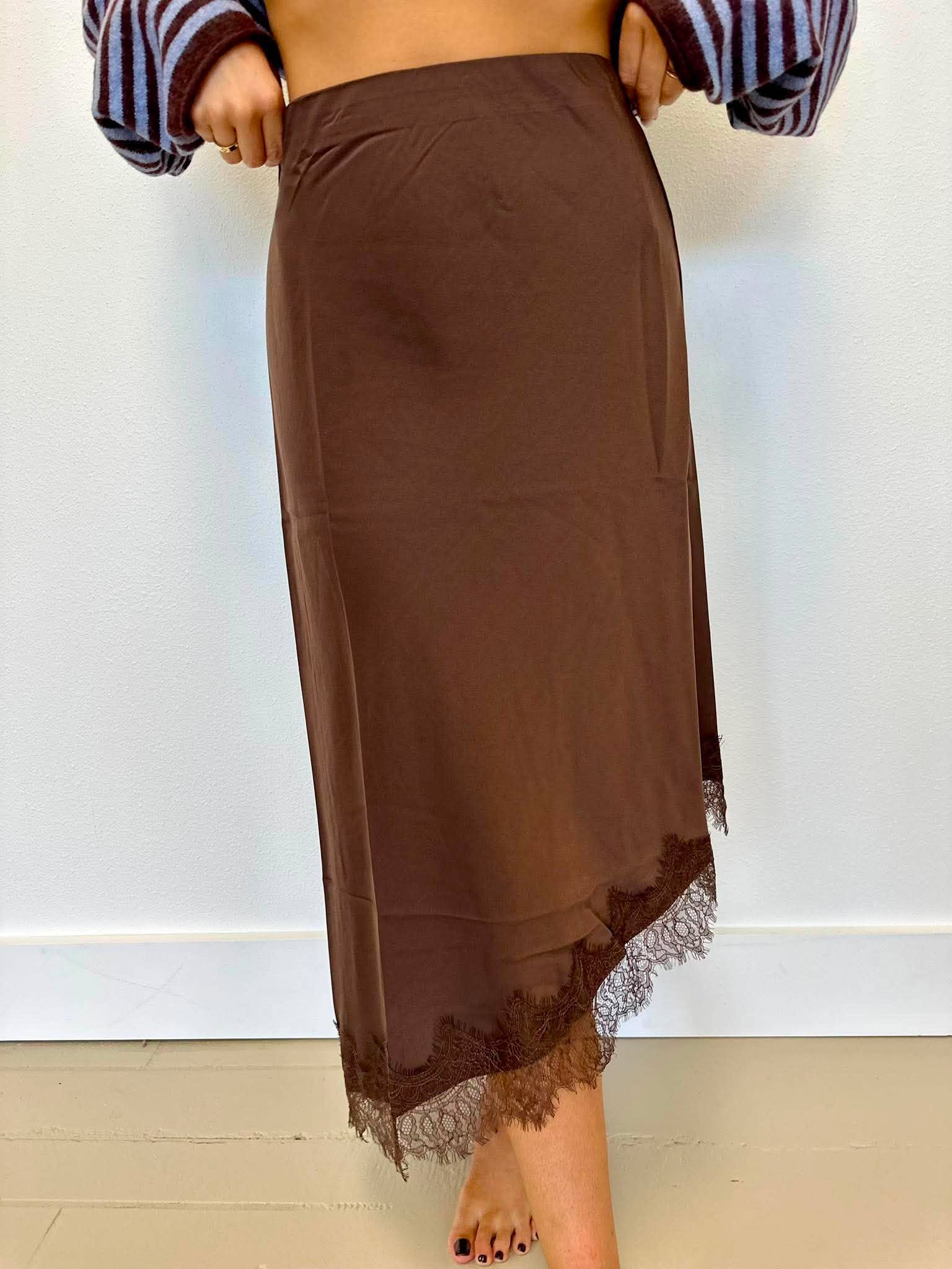 Chic Brown Lace Trim Skirt