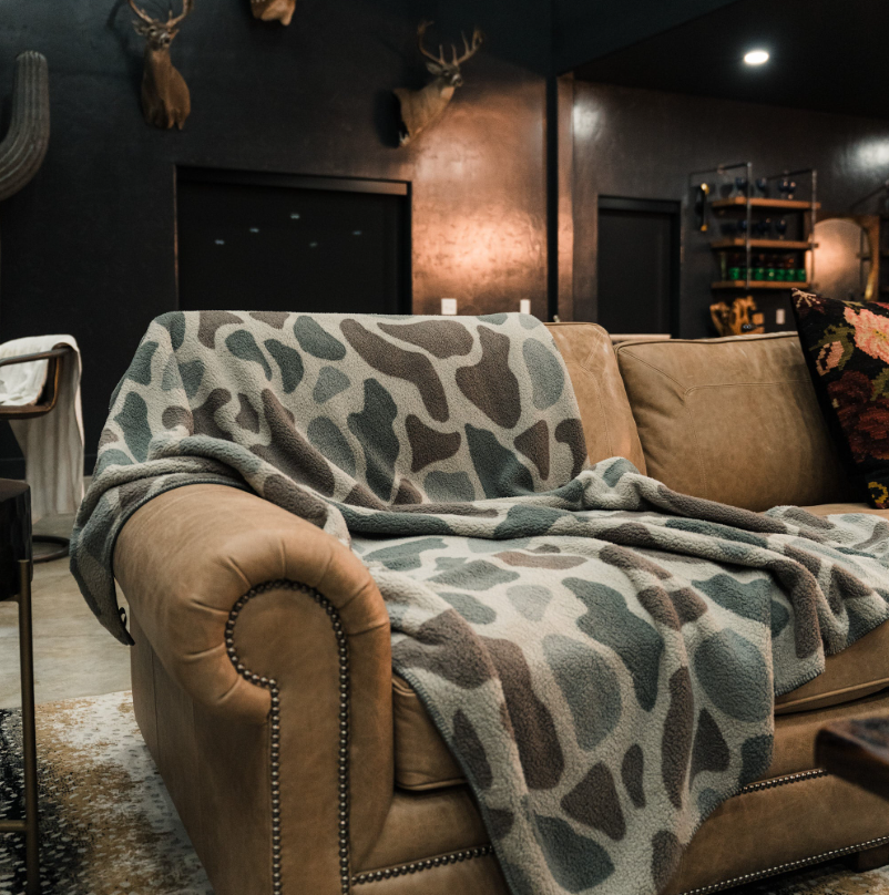BURLEBO Sherpa Blanket - Classic Deer Camo